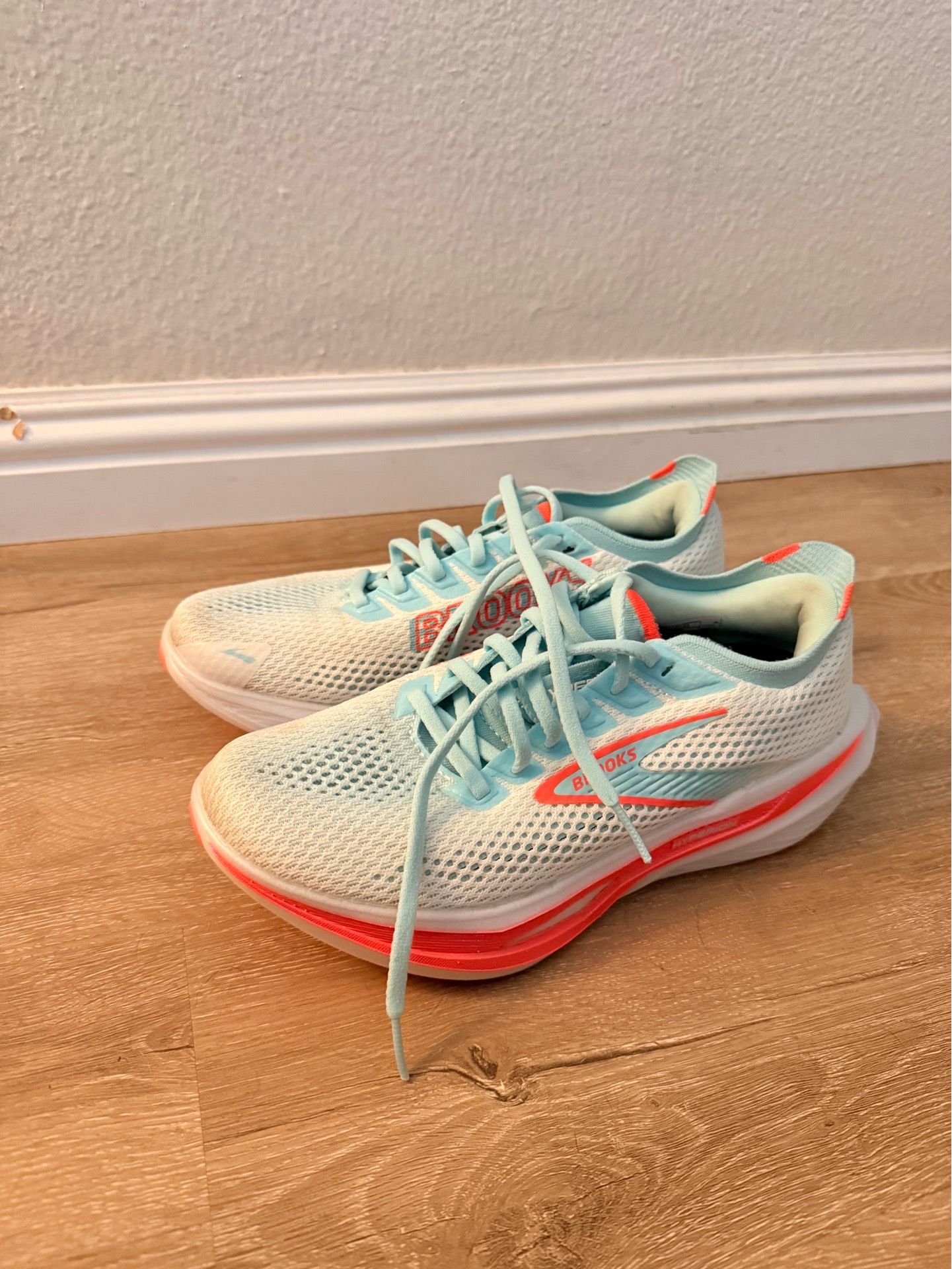 Brooks Hyperion 3 - Women’s Size 7