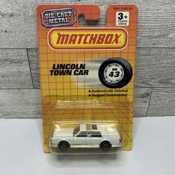 Vintage Matchbox White ’1990 Lincoln Town Car • Die Cast Metal  • Made in Thailand 