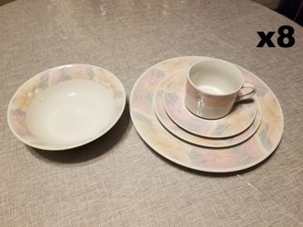 NIB Vintage China Pearl Sara Fine China Dinnerware Set - 40 pieces / Service for 8