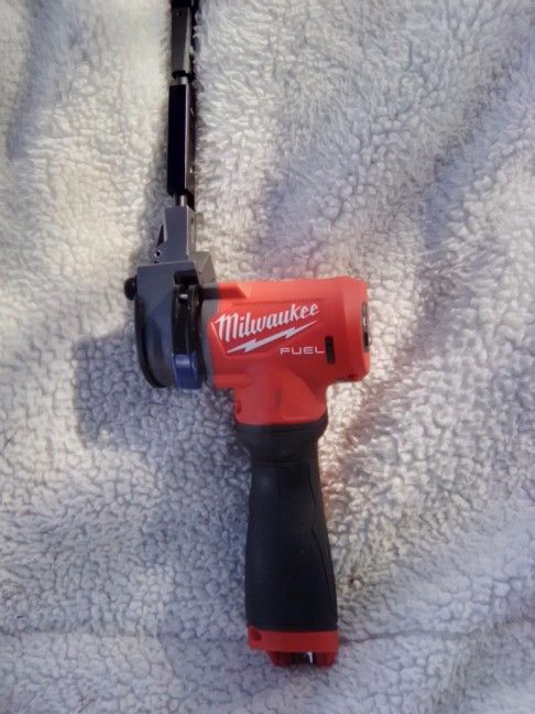 Milwaukee Fuel Band Saw M12