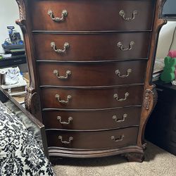 6 drawer Dresser Chest of Drawers heavy but not too heavy
