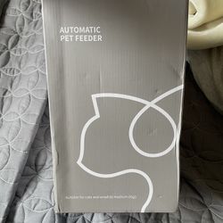 Pet Feeder