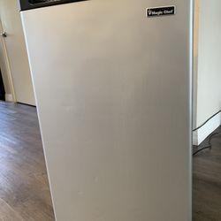 Magic Chef Mini Fridge 