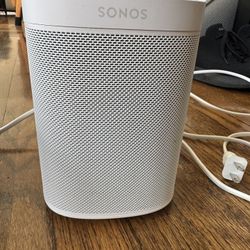 🎵 2 White Sonos One (Gen 2) Smart Speakers – Priced to Sell!
