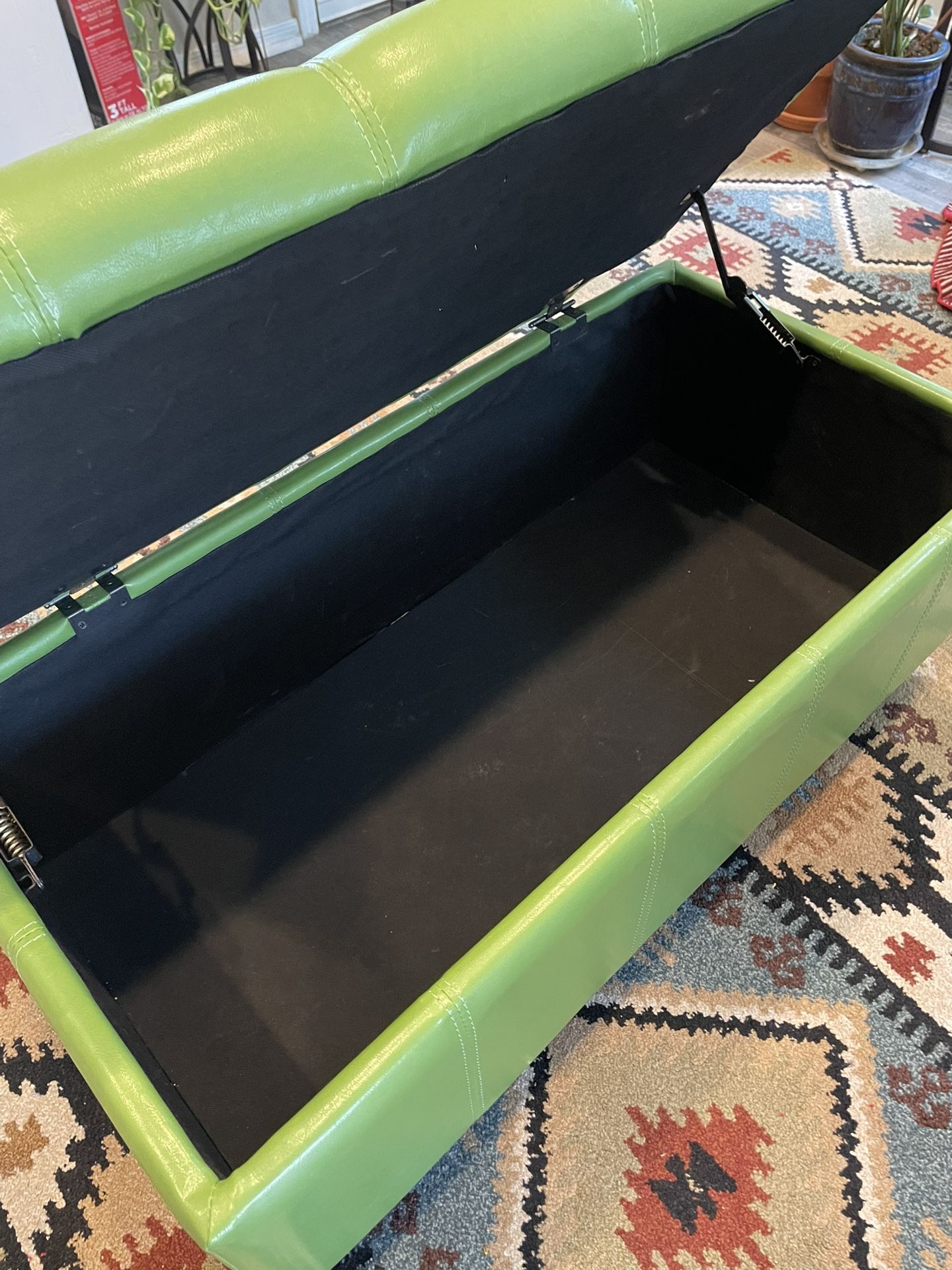 Green Show Box