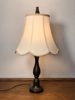 Table lamp scalloped