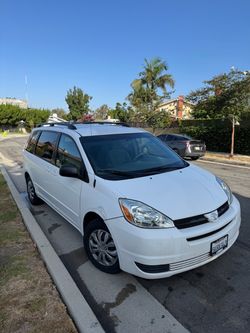 2005 Toyota Sienna LE with 102k miles