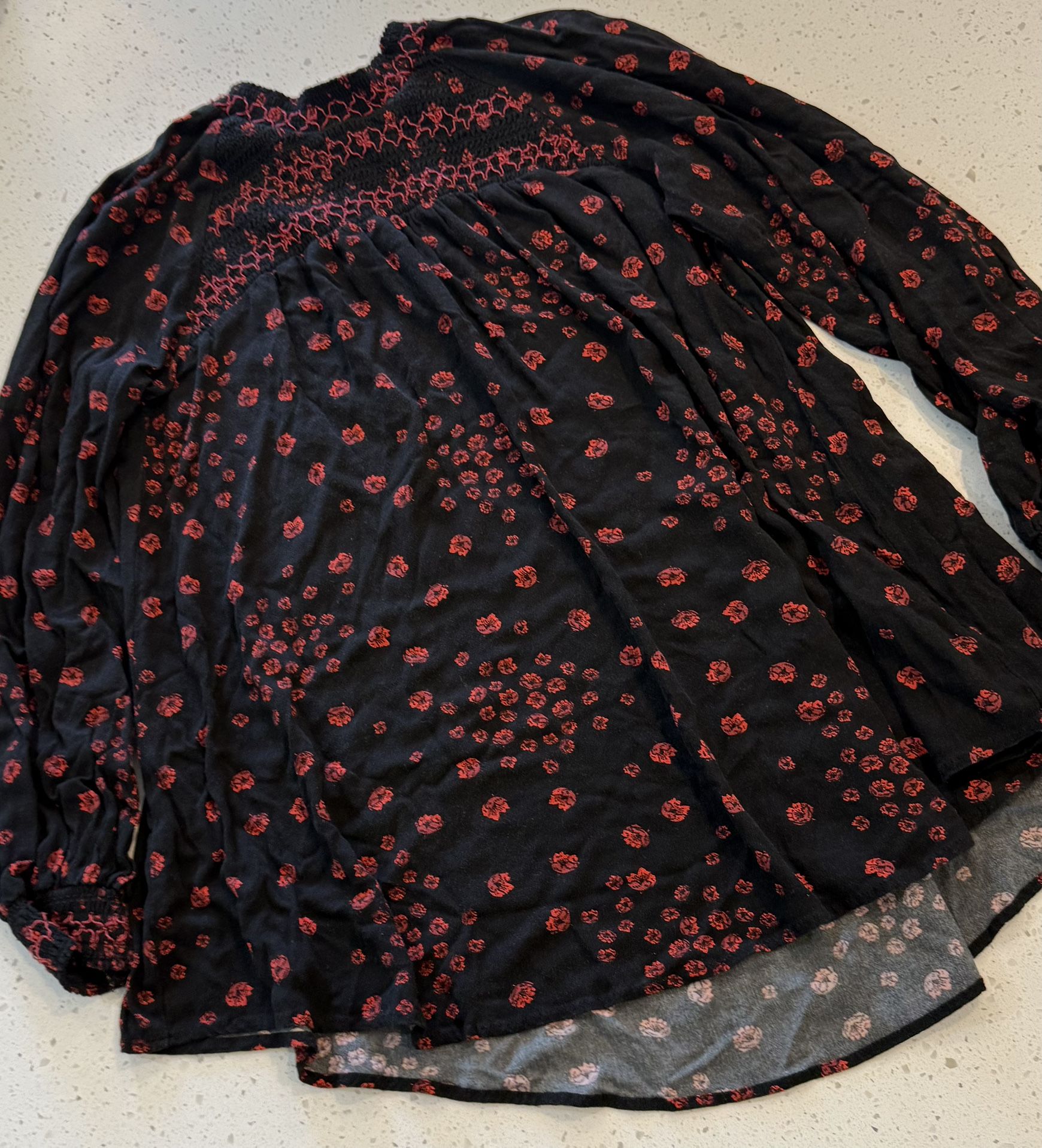 XS FREE PEOPLE Tunic Flowers in her hair oversized floral smocked boho top Blous