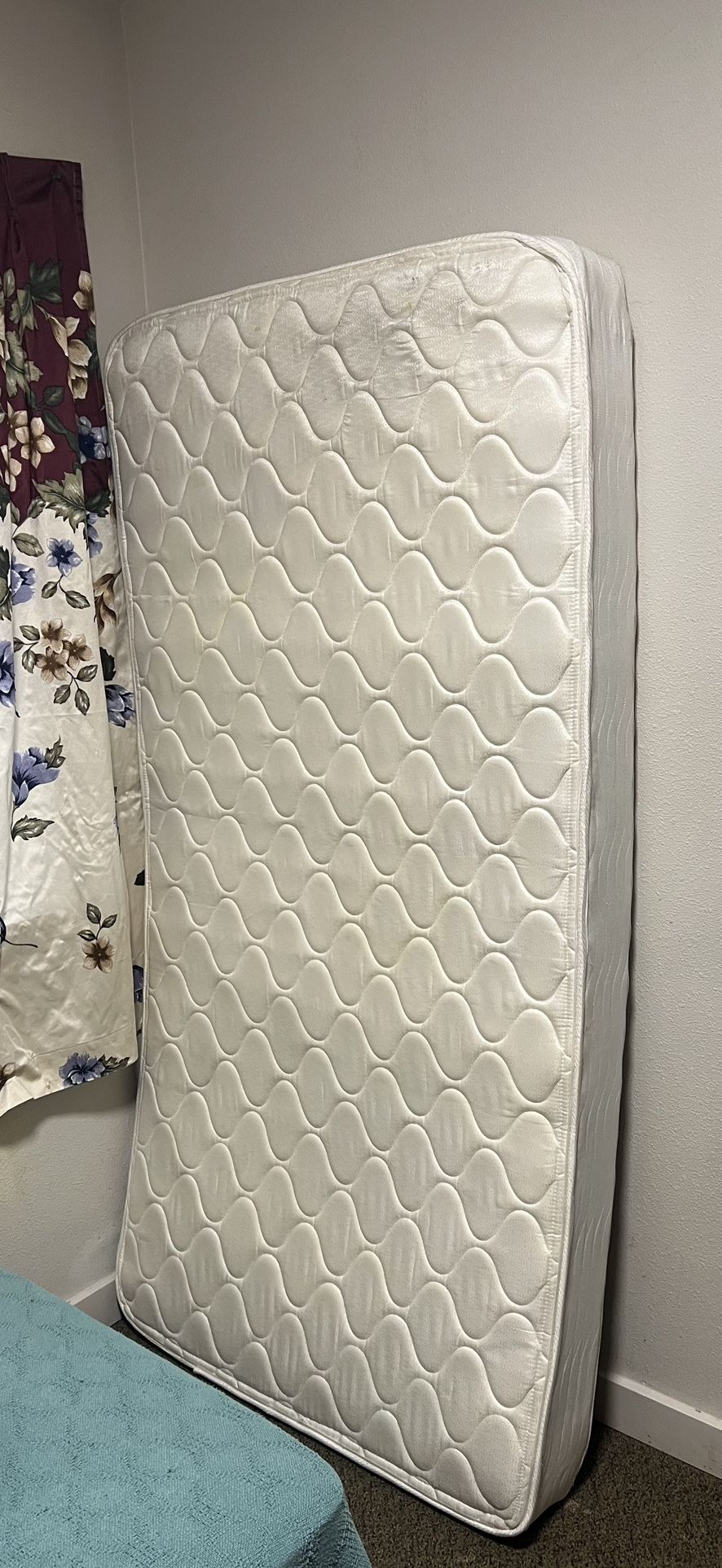 Twin Mattress *pick up*