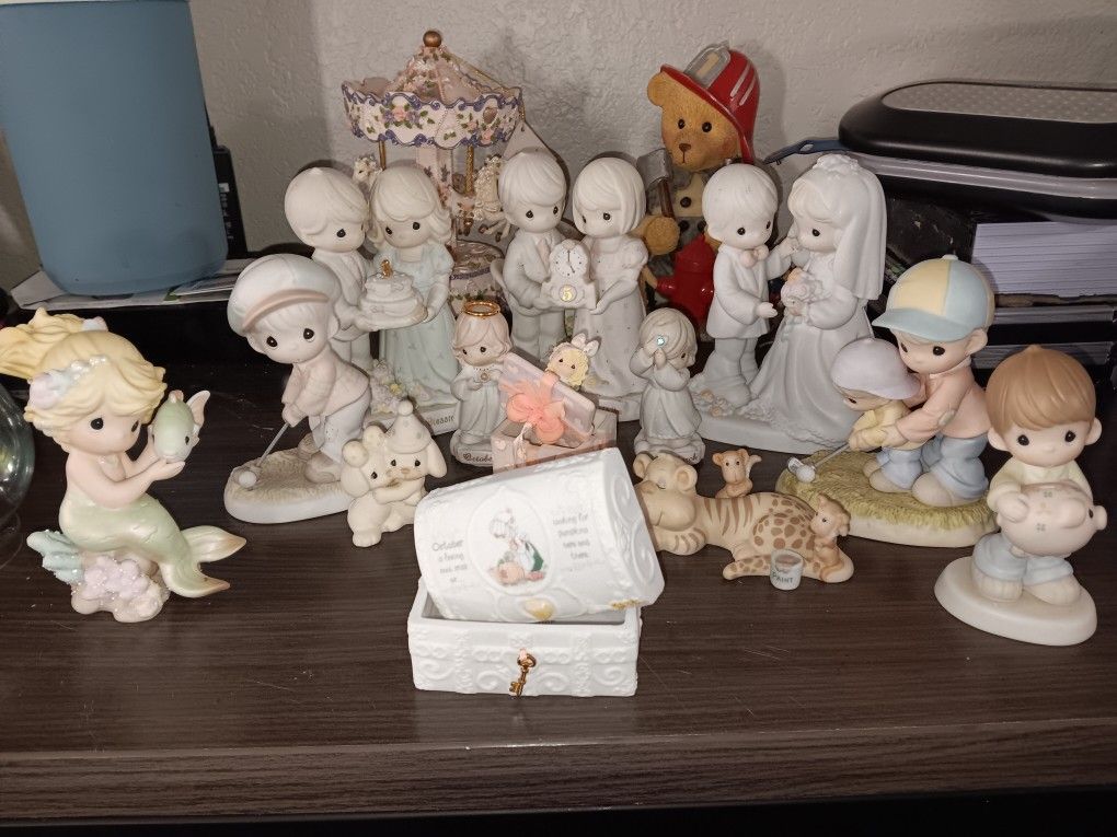 Precious Moments House Deco