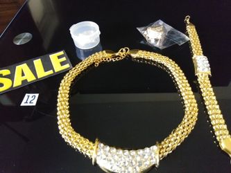 Fashion jewelry necklace bracelet earrings and ring