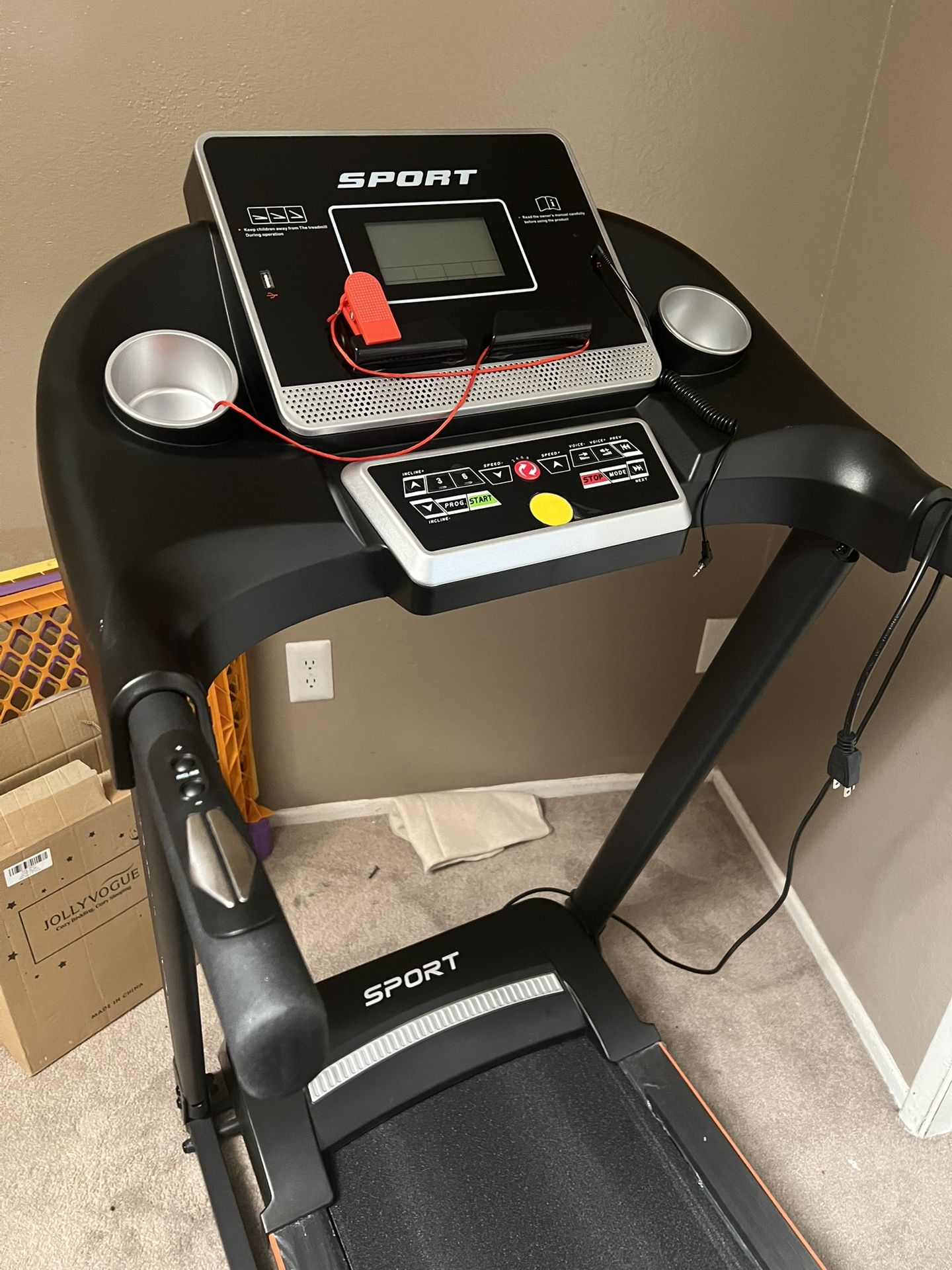 RENESTAR Treadmill// With 15 Percent Incline.. Built In Children Safety!! Like New !!