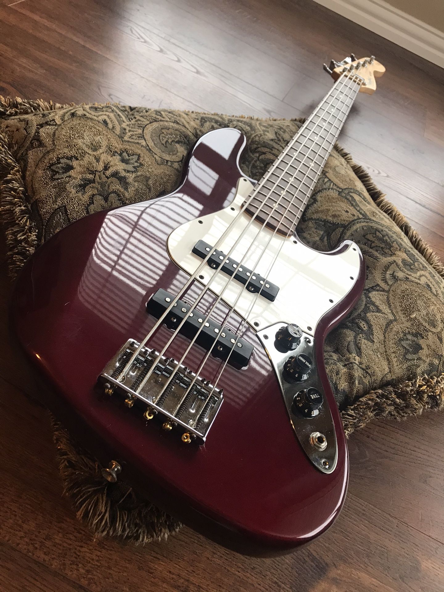 Fender 5 string Jazz Bass Guitar V 1998 wine red