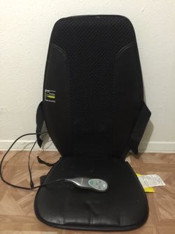 Massaging cushion