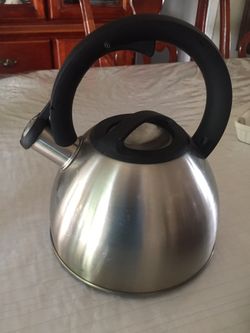 Cuisinart 2 qt stainless steel kettle model number CTK Dash SS7