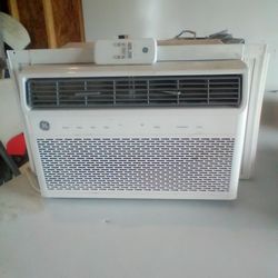 Air conditioner with remote