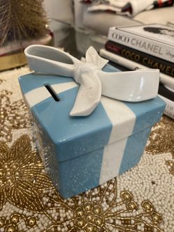 Tiffany ceramic present box 