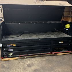 Tool Chest With Power Outlet