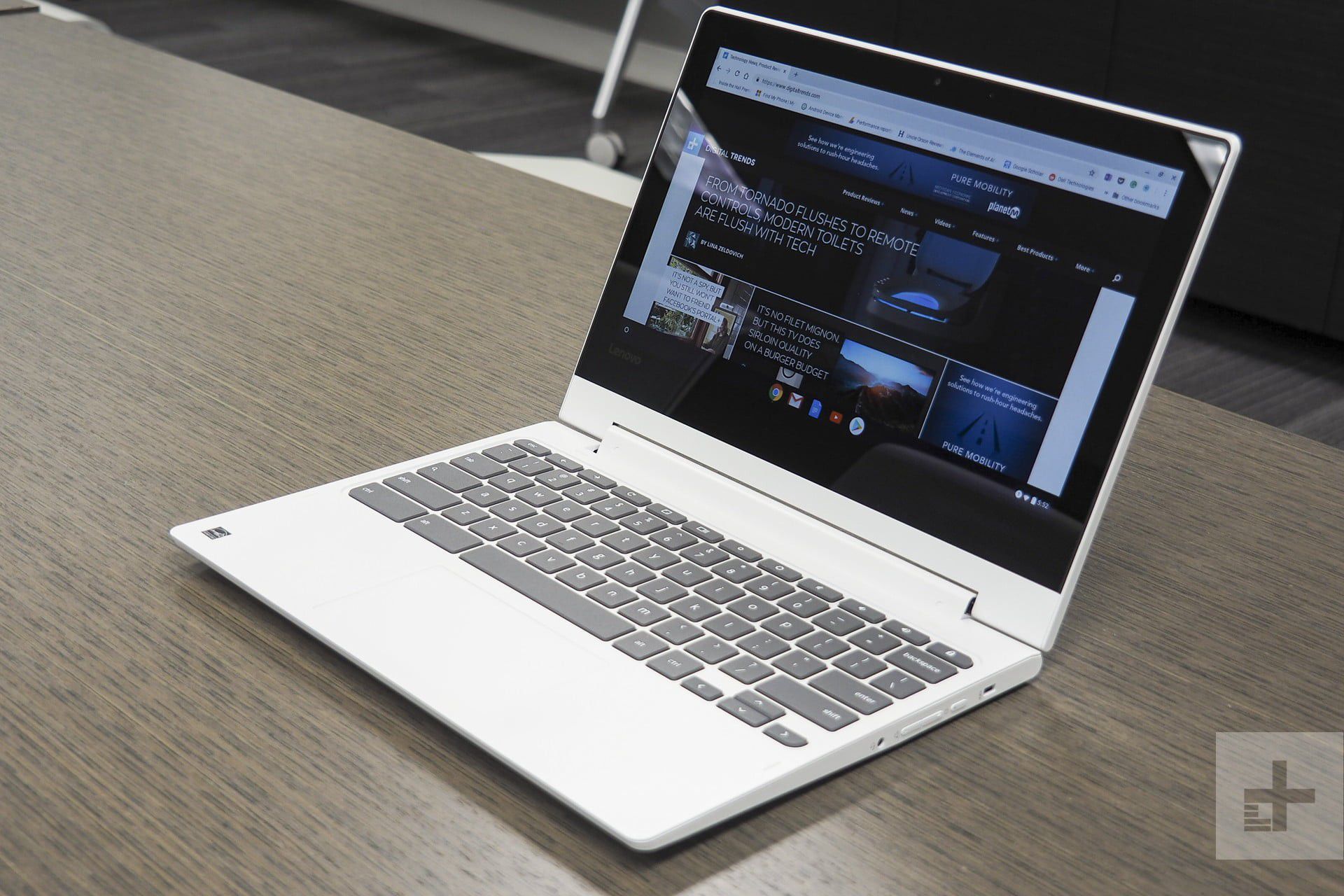 Lenovo 2 in 1 Chromebook laptop (touchscreen)