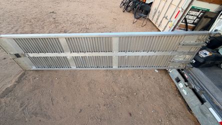 U mailbox truck aluminum ramp