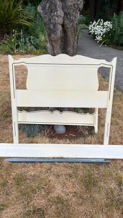 Bed frame vintage