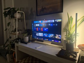 Samsung M8  32’ 4k Display 