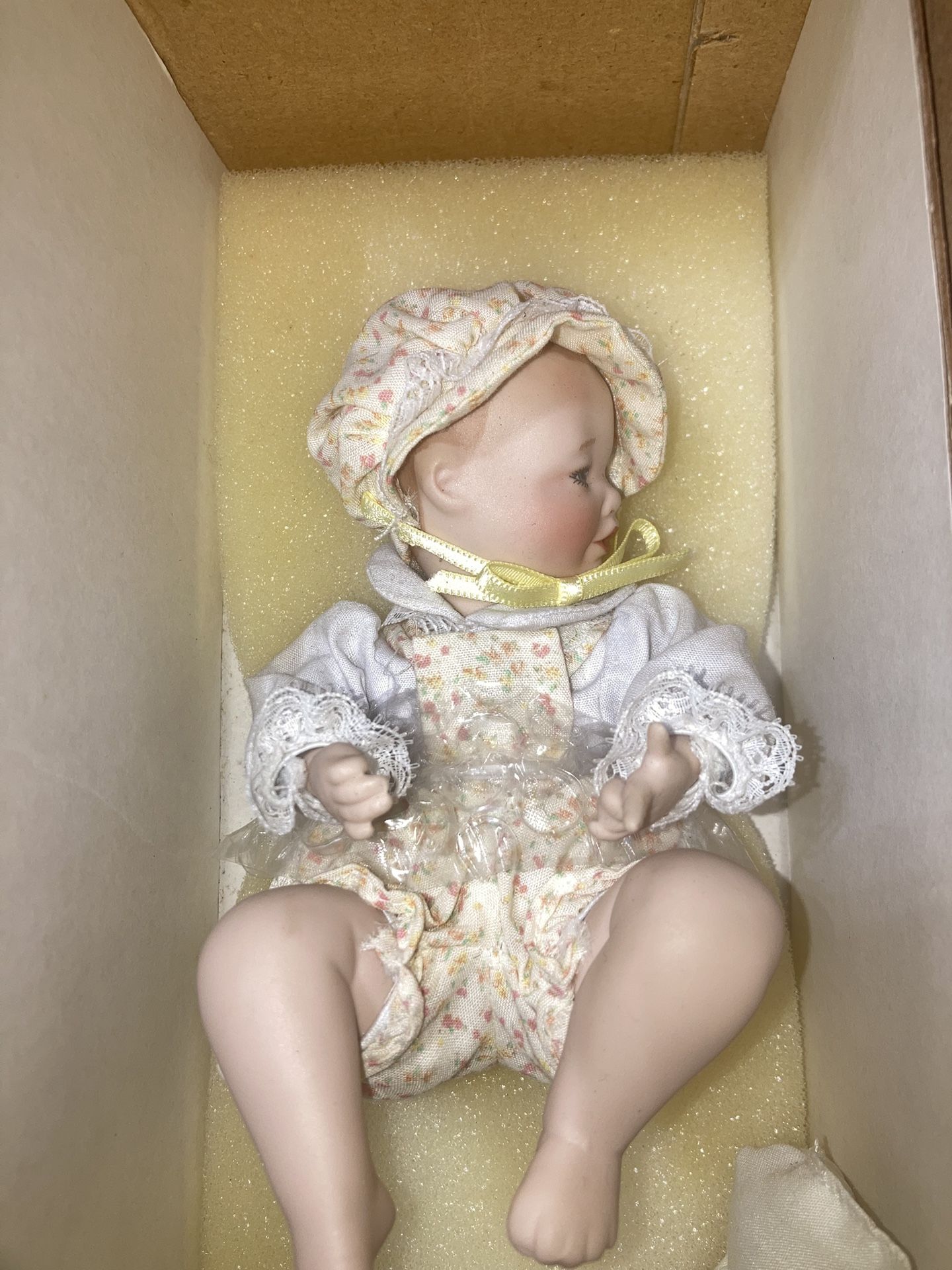 Ashton Drake Baby Doll 92037 Lisa