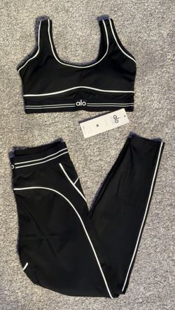 BLACK ALO YOGA BRA AND LEGGINGS SET - BRAND NEW - NEVER WORN