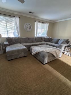 Sectional couch sofa and ottoman READ DESCRIPTION