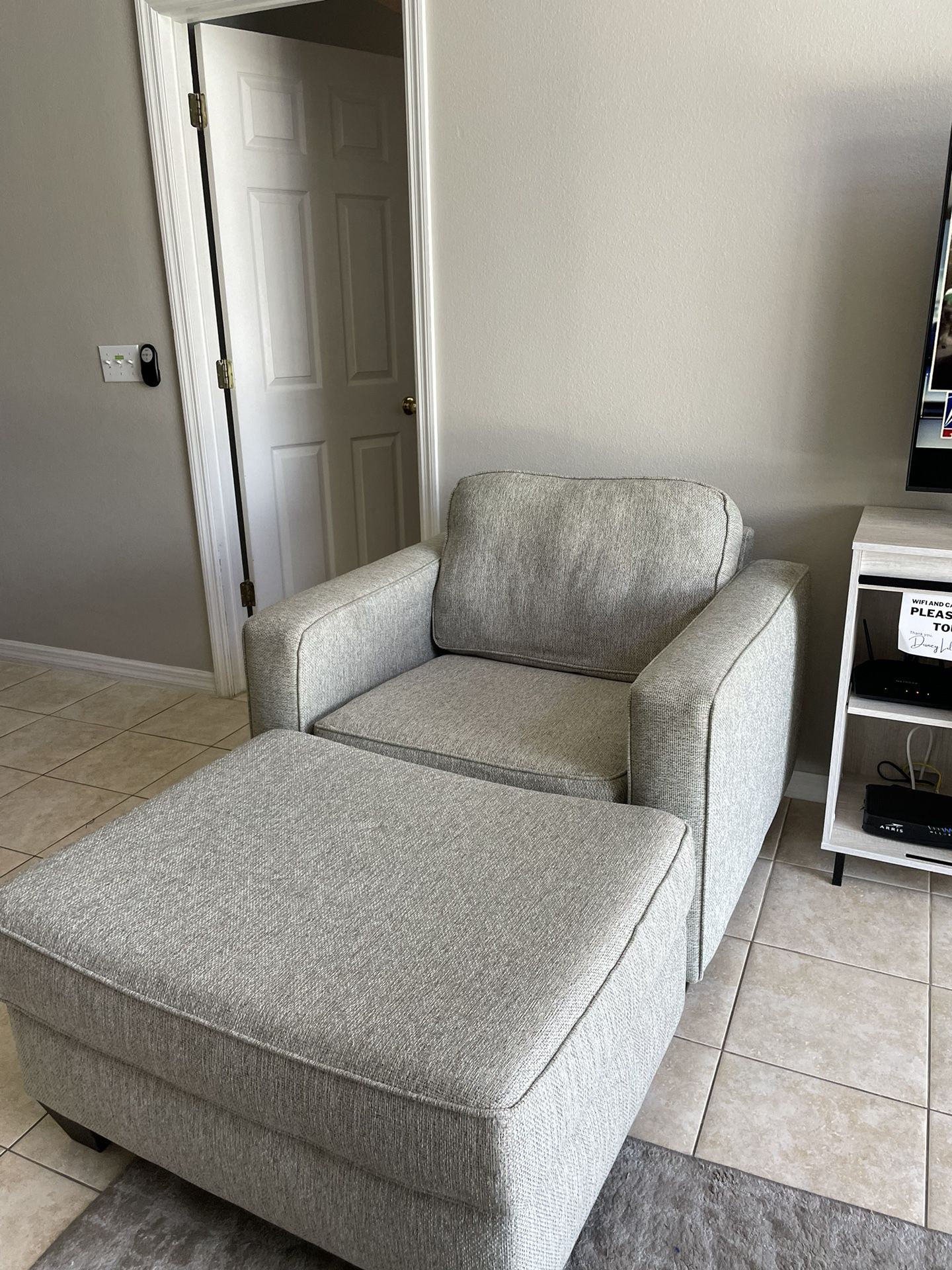 Reduced!! Excellent Chair And Ottoman 