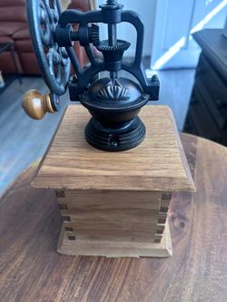 Pequeña máquina de moler café