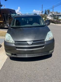 2005 Toyota Sienna XLE