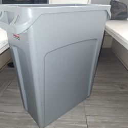 16gallon Rubbermaid Trashcan 