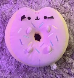 Pusheen doughnut