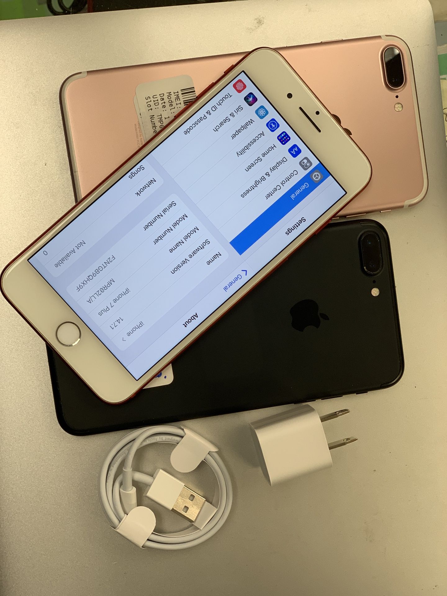 Factory Unlocked Apple iPhone 7 plus 128 GB, Sold with warranty 