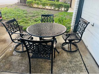 Cast Aluminum Patio Table, chairs & cushions