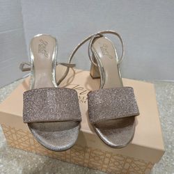 Jewel Badgley Mischka Women's Hattie Ankle Strap Sandal Rose Gold Women's Size 8