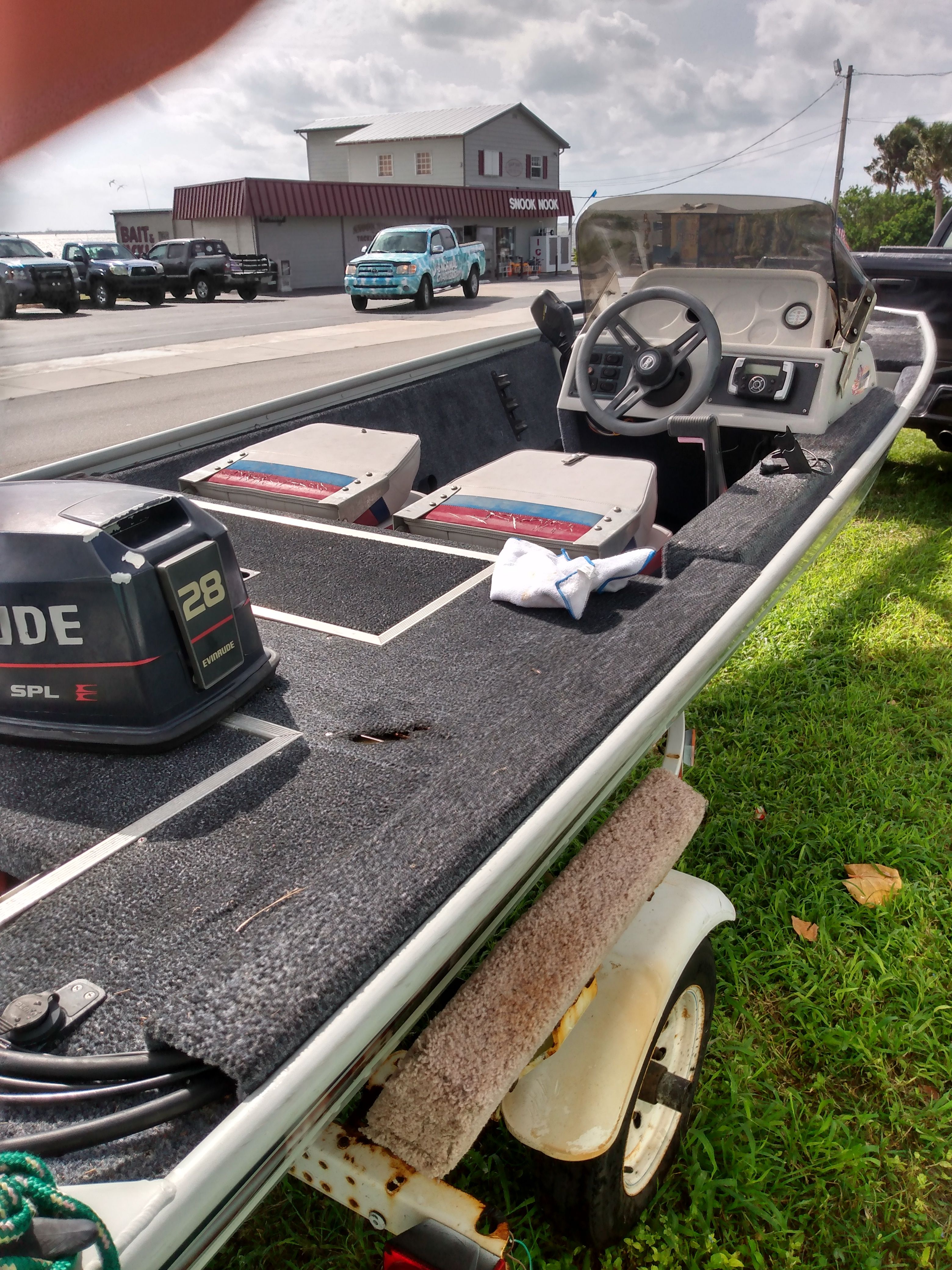 1996 16 ft. Sea nymph Bass boat with 28hp evinrude SPL edition with