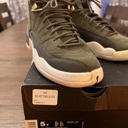 Air Jordan 12 Restro (GS) Size 5Y 