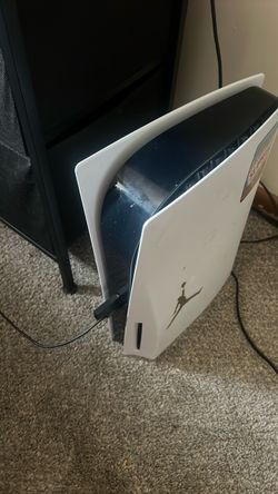 Ps5 comes with controller