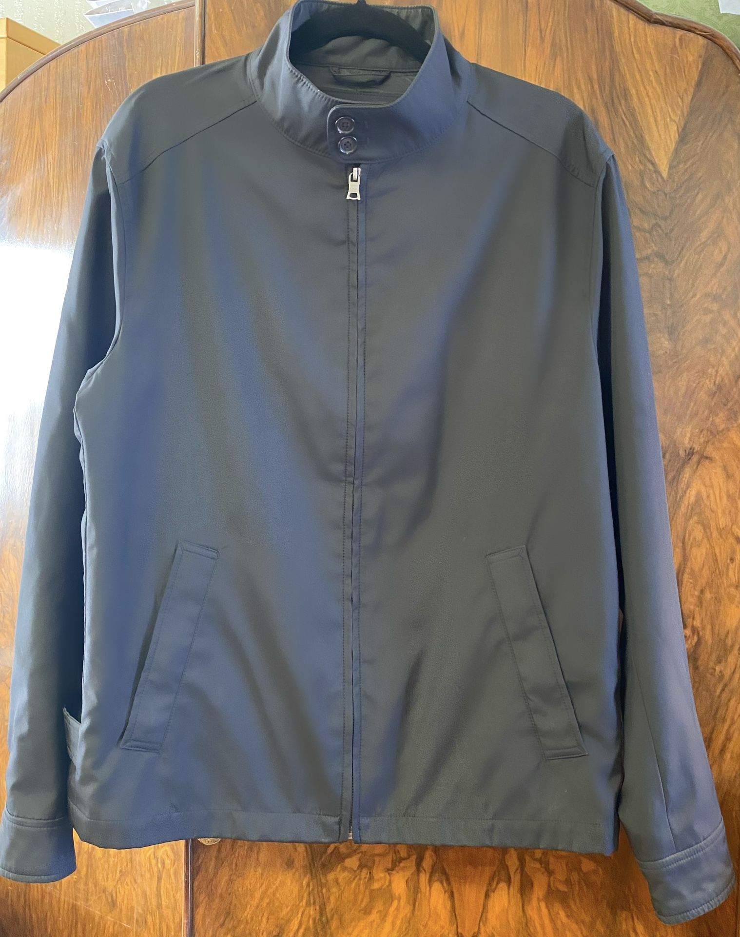 #Banana Republic Men’s black lightweight jacket