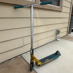 Custom Pro Scooter. Raymond Warner Signature Deck 