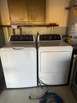 GE Washer & Gas Dryer Set – Clean & Ready for a New Home