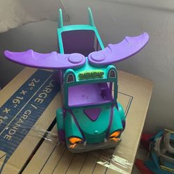 $5, Monsters Grr Bus