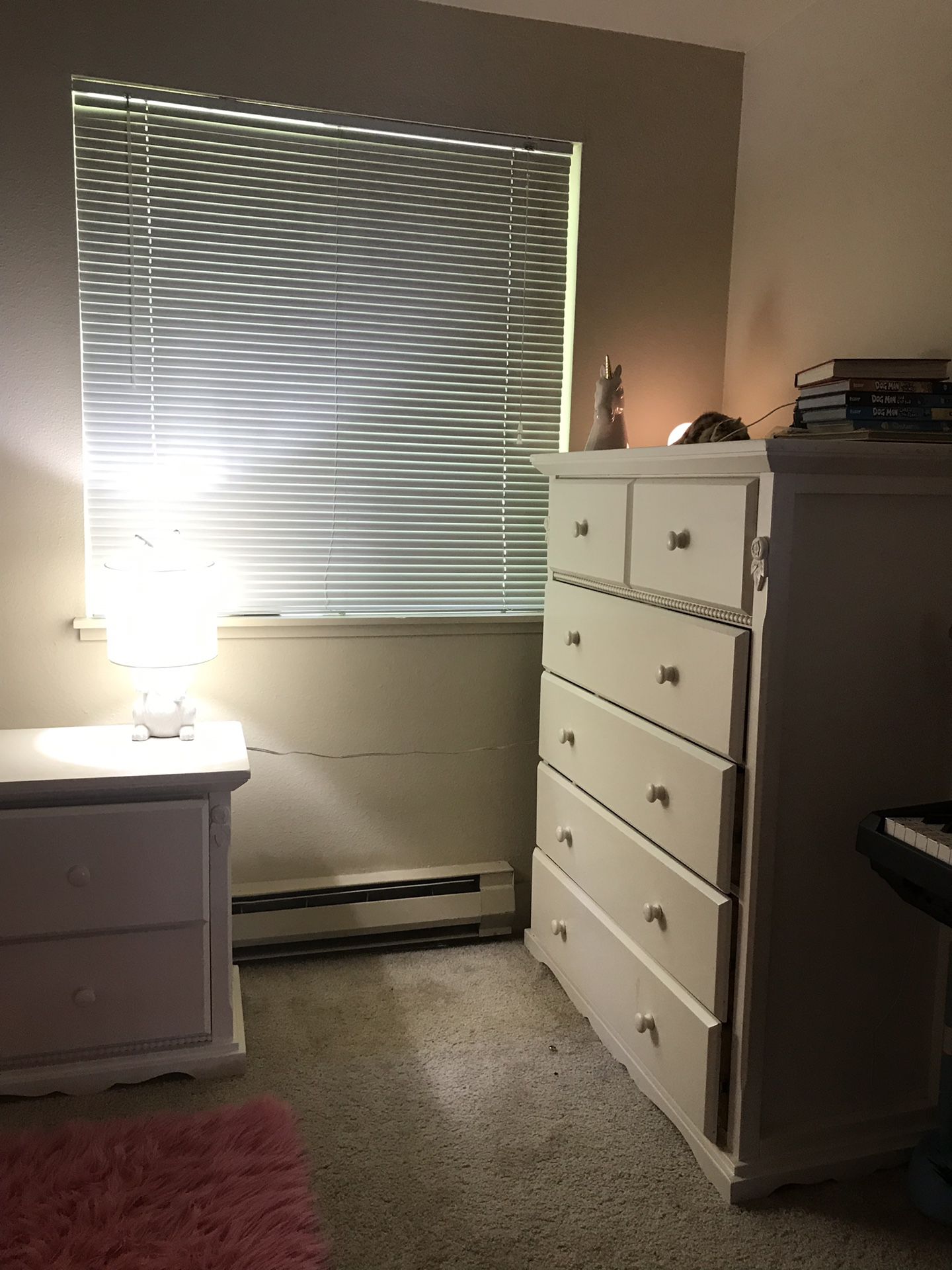 White twin bedroom set for Sale in Redmond, WA - OfferUp