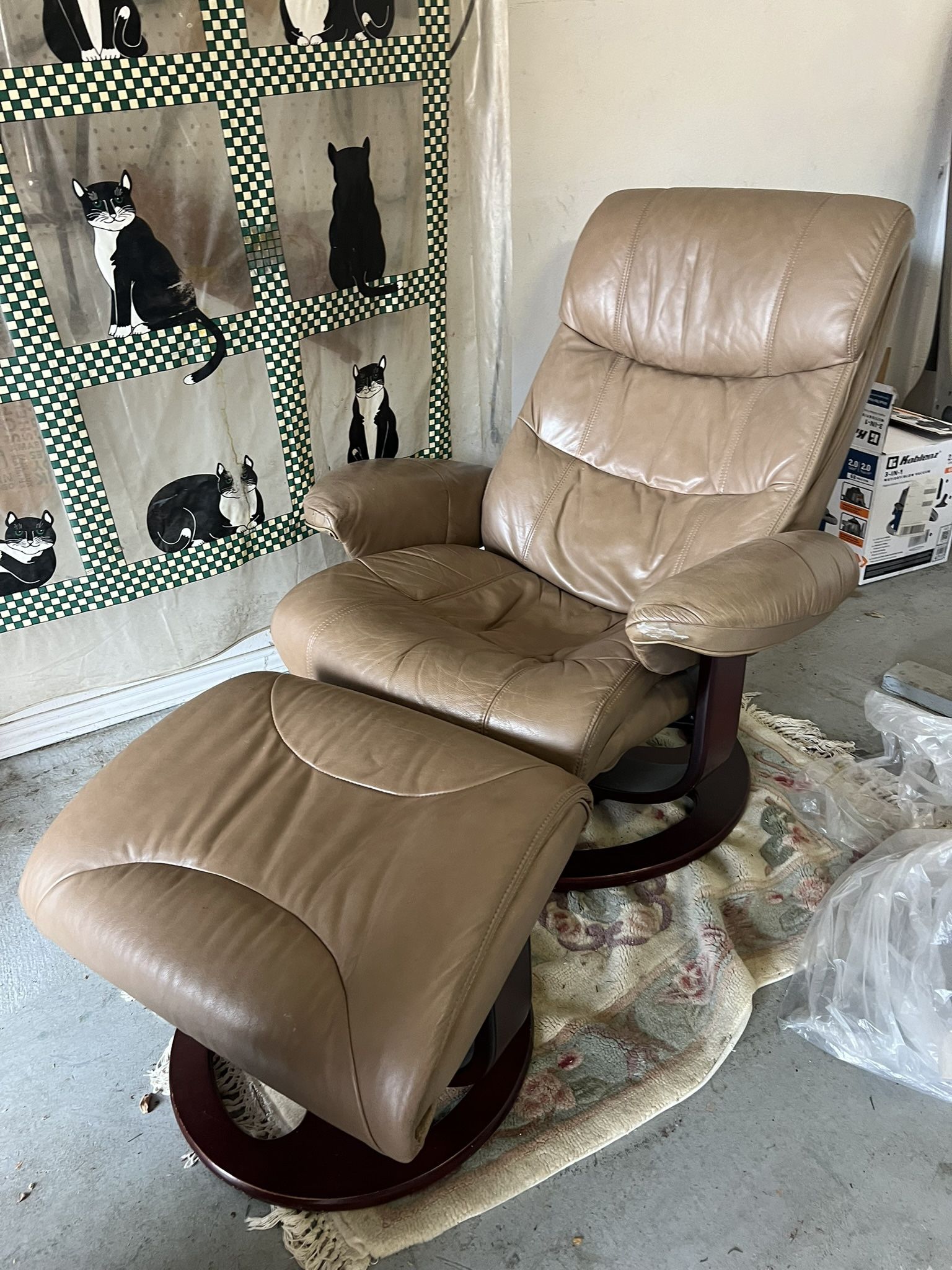 Vintage Lane Furniture Cuir Leather Stressless Recliner Lounge Chair Ottoman