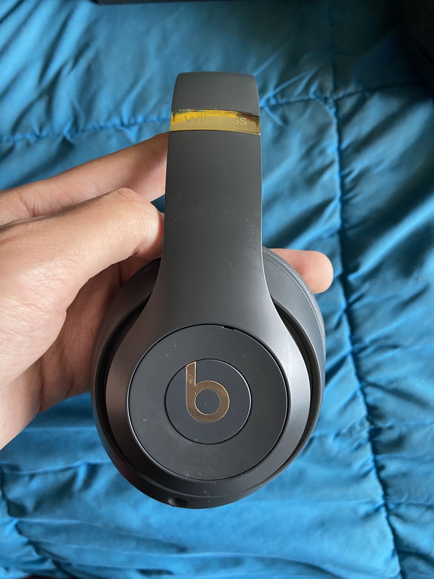 Beats by Dr. Dre Studio3 Gold Bluetooth On Ear Wireless Headphones With Box