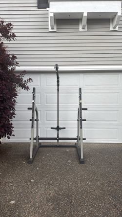 Nautilus workout lifting tower