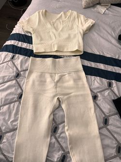 2 Piece Workout Outfit Size Small (stretchy)