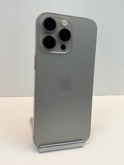 Apple iPhone 15 PRO MAX 256gb. ( Unlocked Phone )
